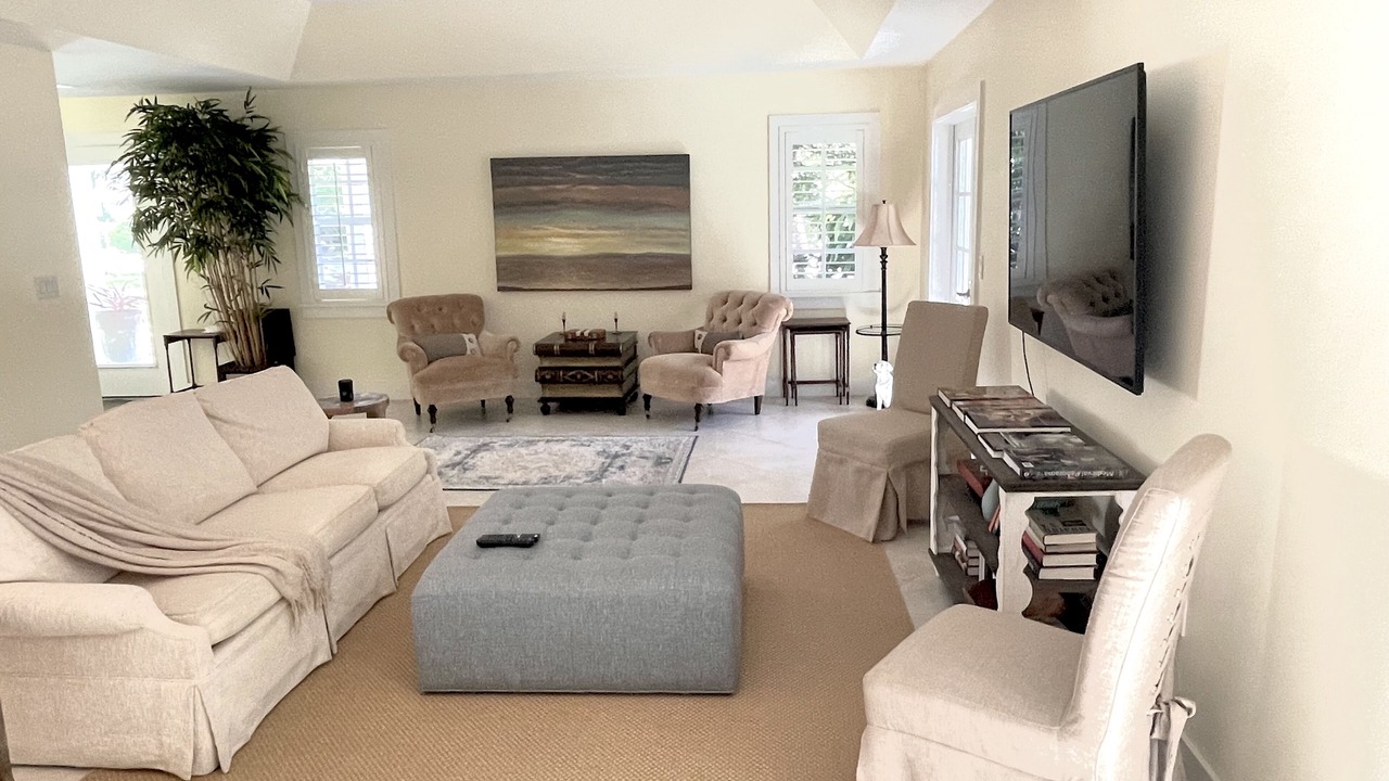 Photo of Livingroom in Central Beach
