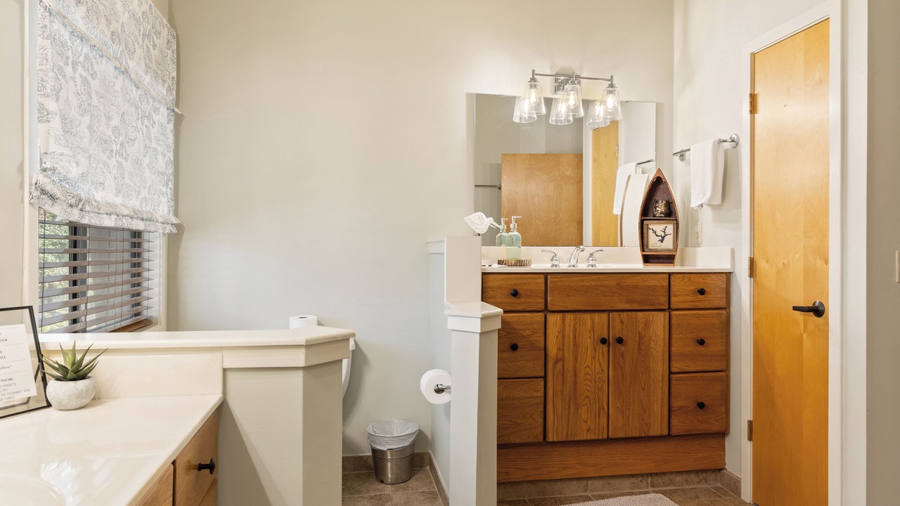 Photo of Bathroom in Seneca