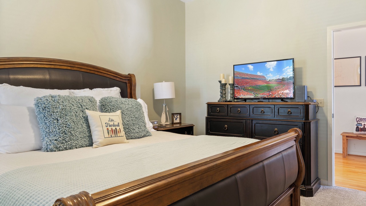 Photo of Bedroom in Seneca