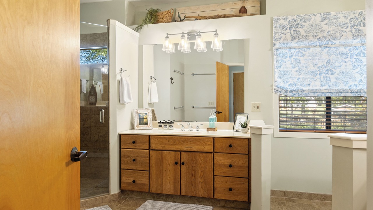 Photo of Bathroom in Seneca