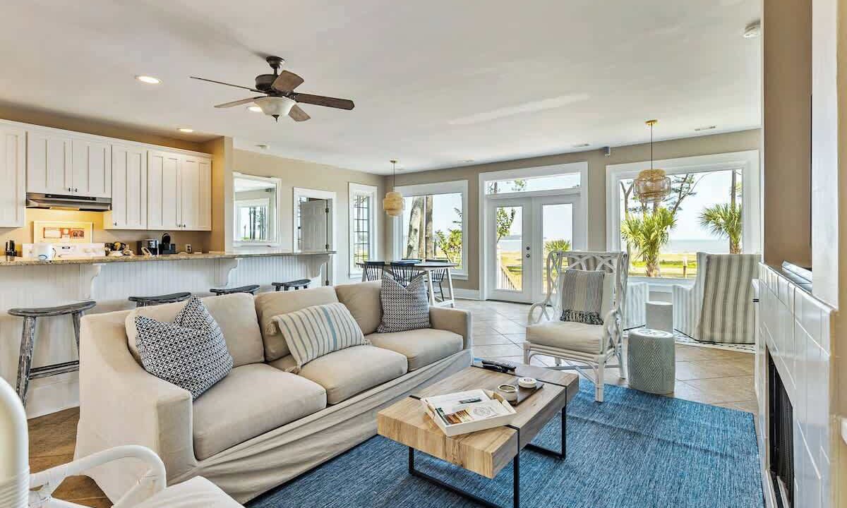 Photo of Livingroom in Melrose on the Beach