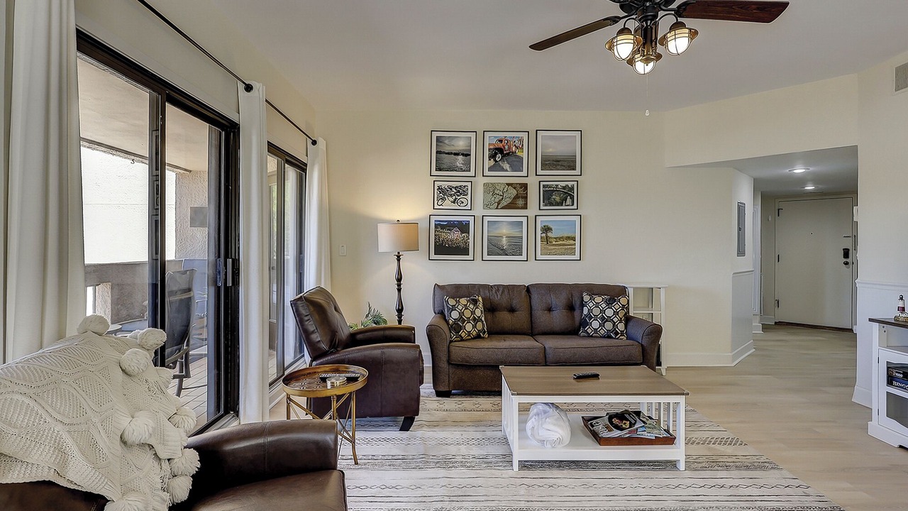 Photo of Livingroom in Shelter Cove
