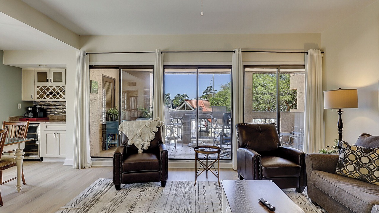 Photo of Livingroom in Shelter Cove