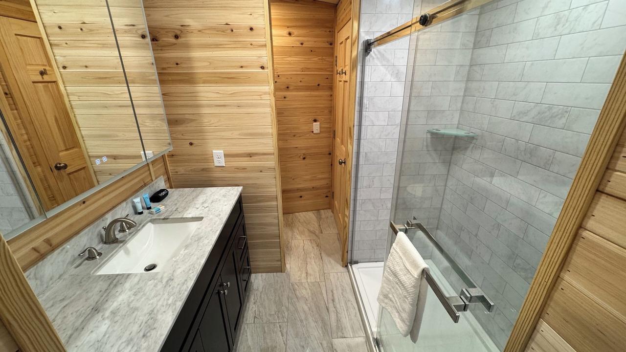 Photo of Bathroom in Night Heron