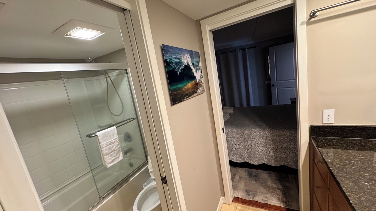 Photo of Bathroom in Night Heron