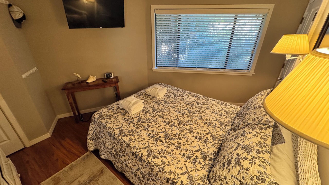 Photo of Bedroom in Night Heron