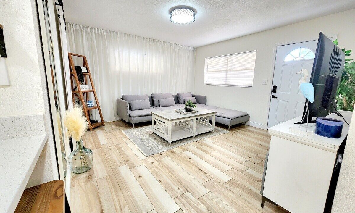 Photo of Livingroom in Meadowlawn