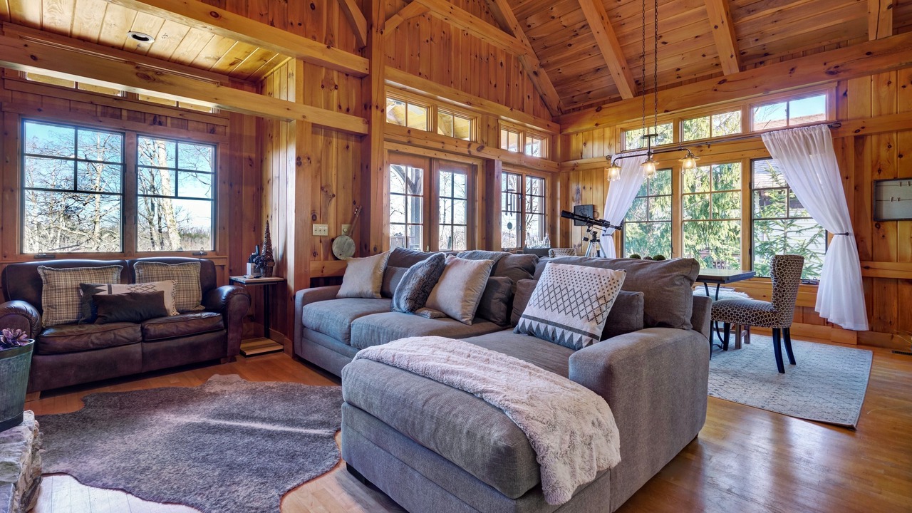 Photo of Livingroom in Cashiers
