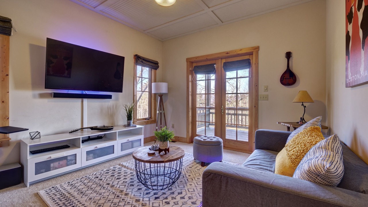 Photo of Livingroom in Cashiers
