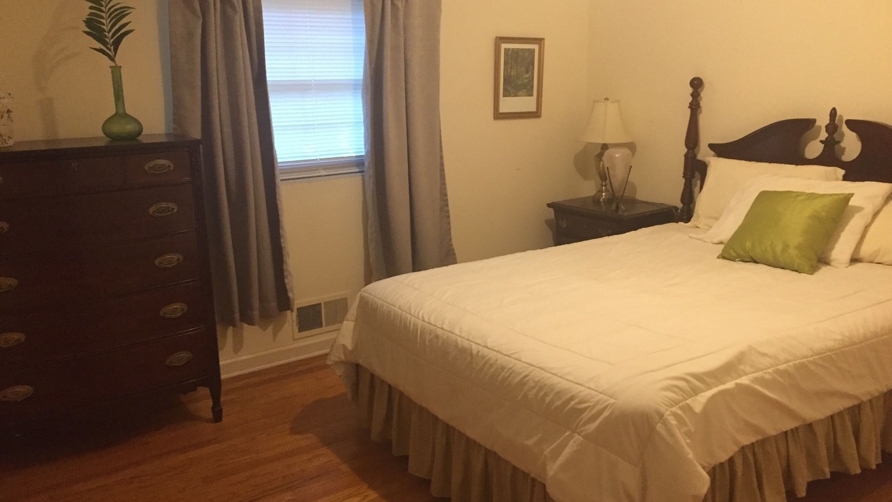 Photo of Bedroom in Summerville