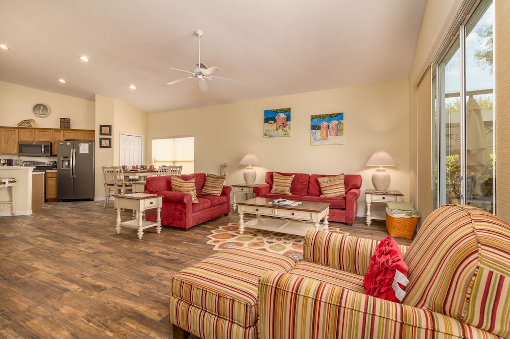 Photo of Livingroom in Four Corners