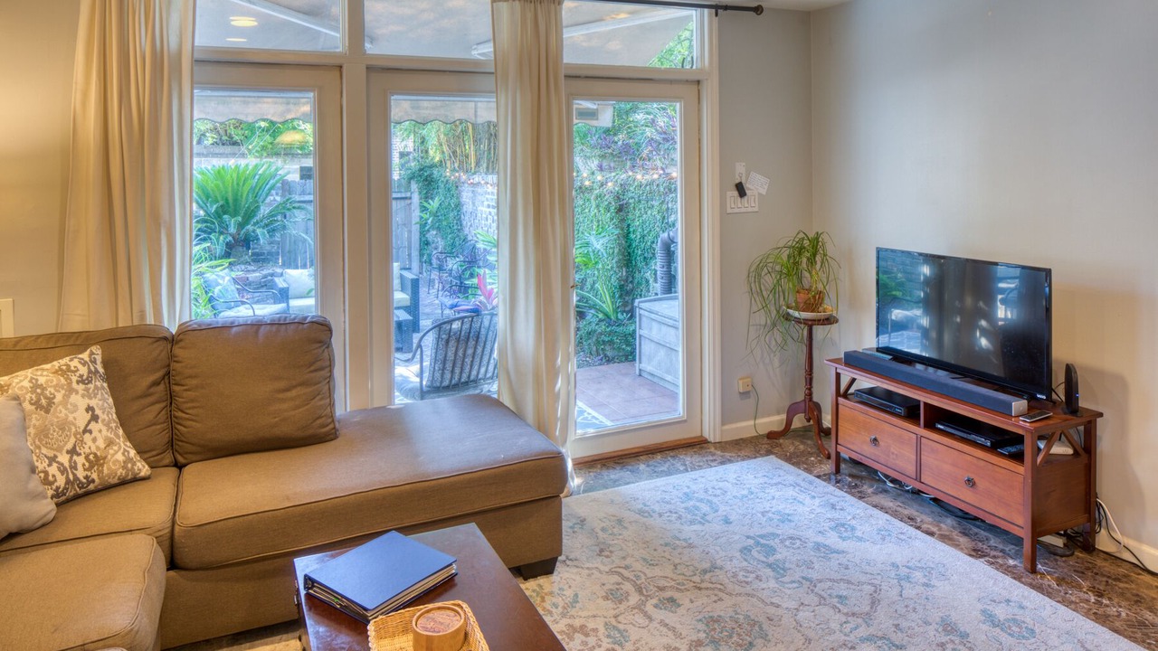 Photo of Livingroom in Historic Downtown Savannah