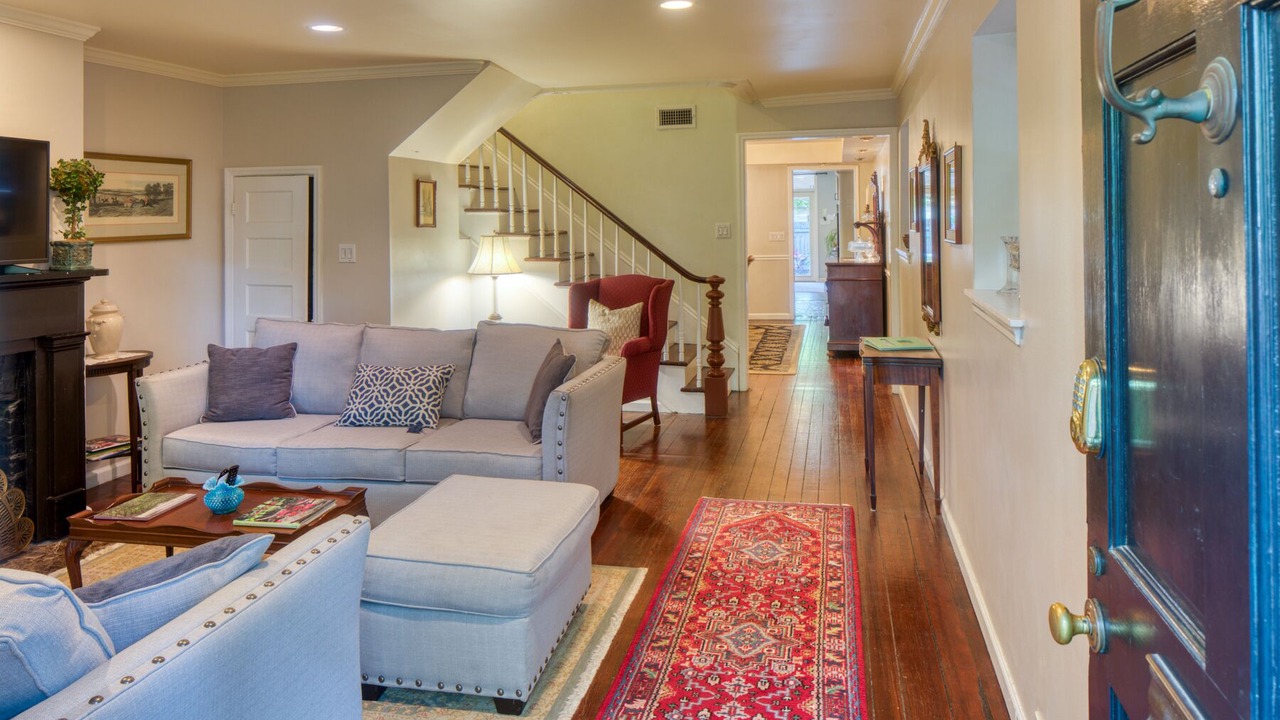 Photo of Livingroom in Historic Downtown Savannah