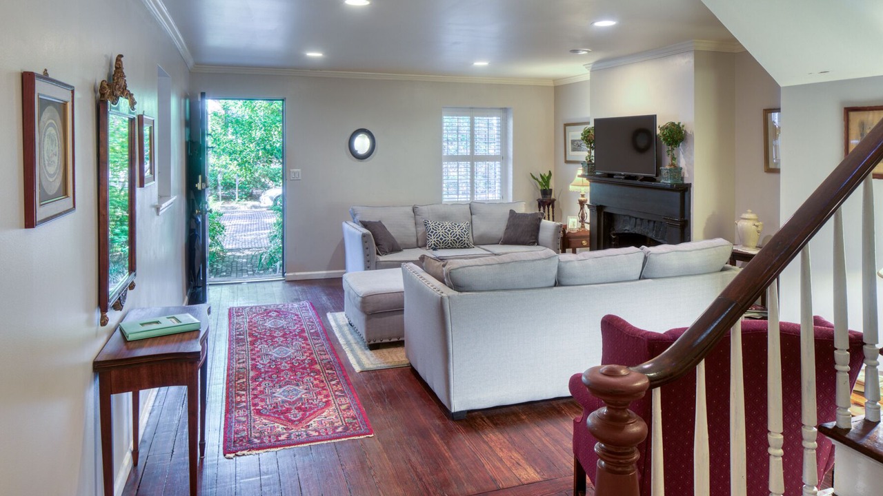 Photo of Livingroom in Historic Downtown Savannah