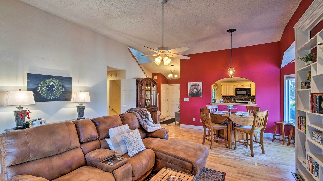 Photo of Livingroom in Chatuge Village