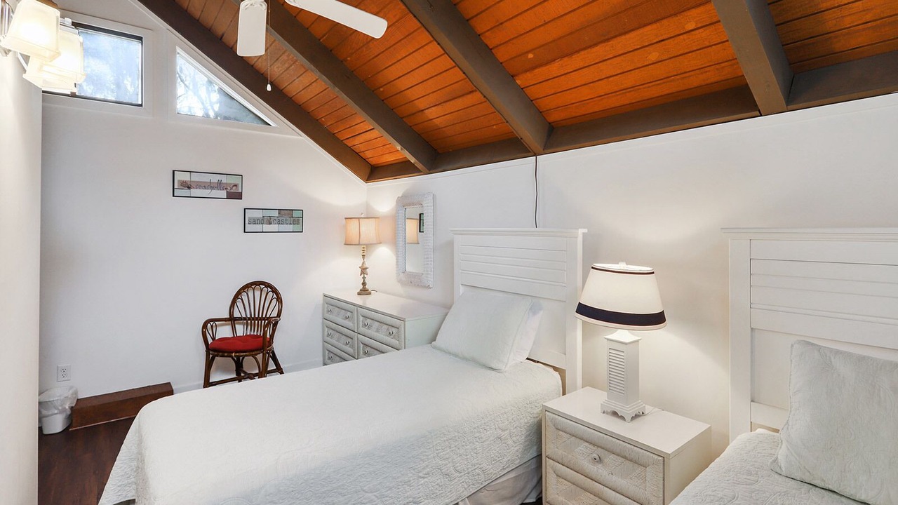 Photo of Bedroom in Night Heron