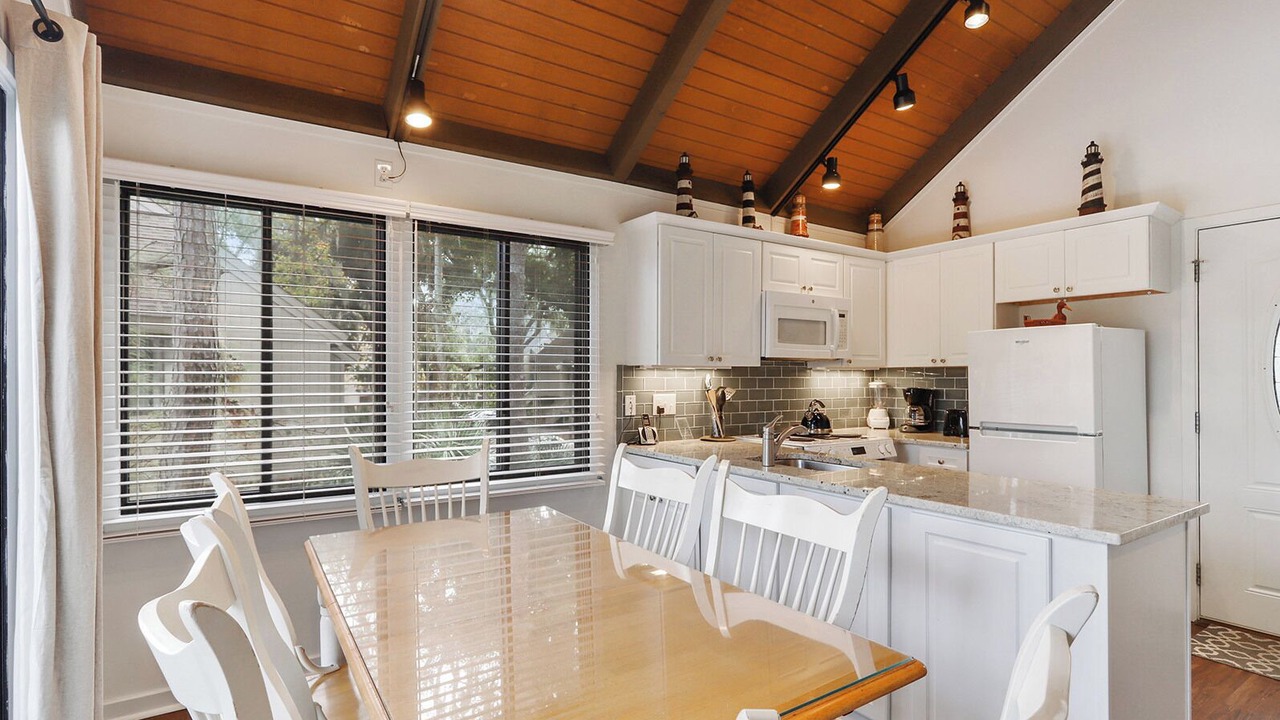 Photo of Kitchen in Night Heron