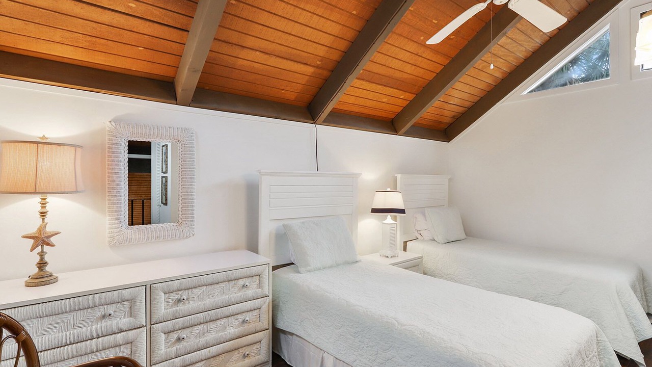 Photo of Bedroom in Night Heron