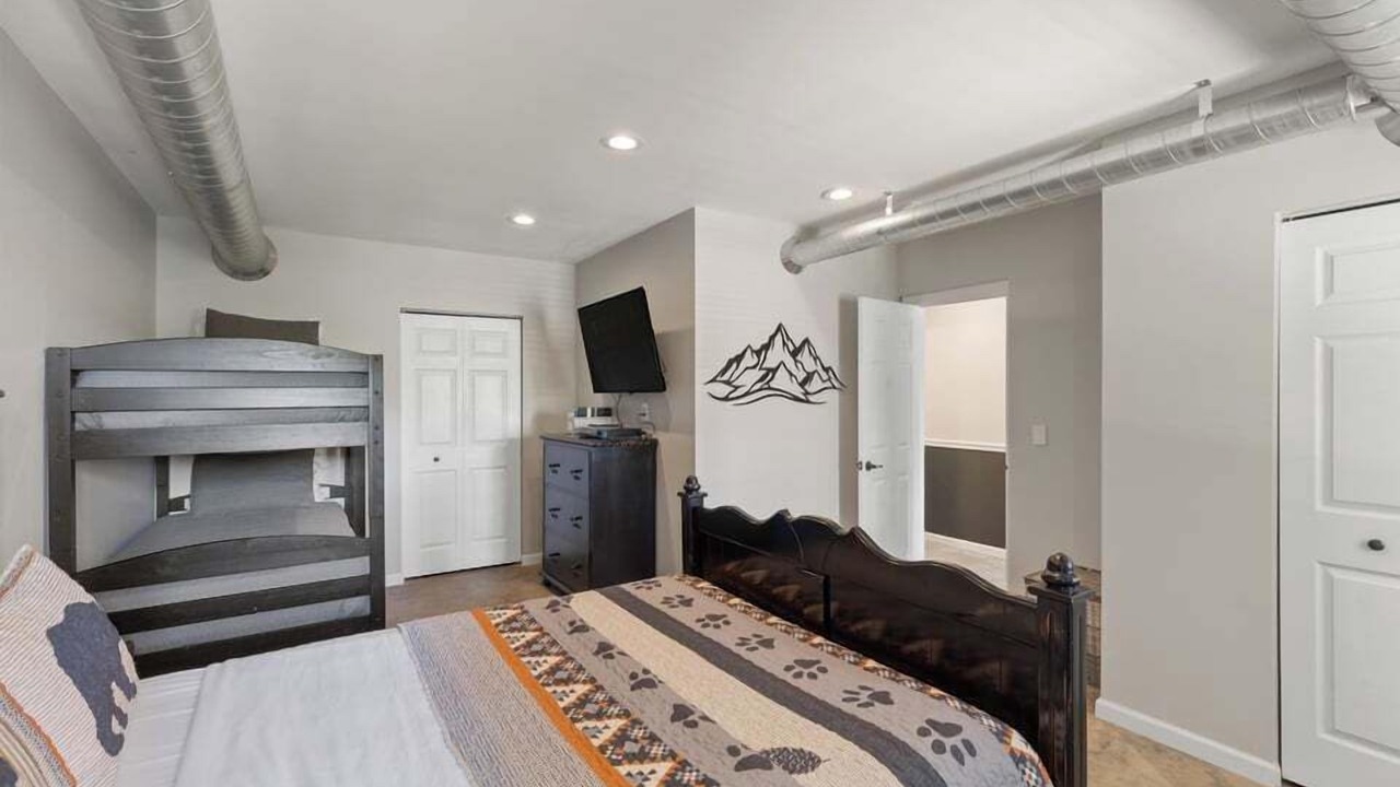 Photo of Bedroom in Cullowhee