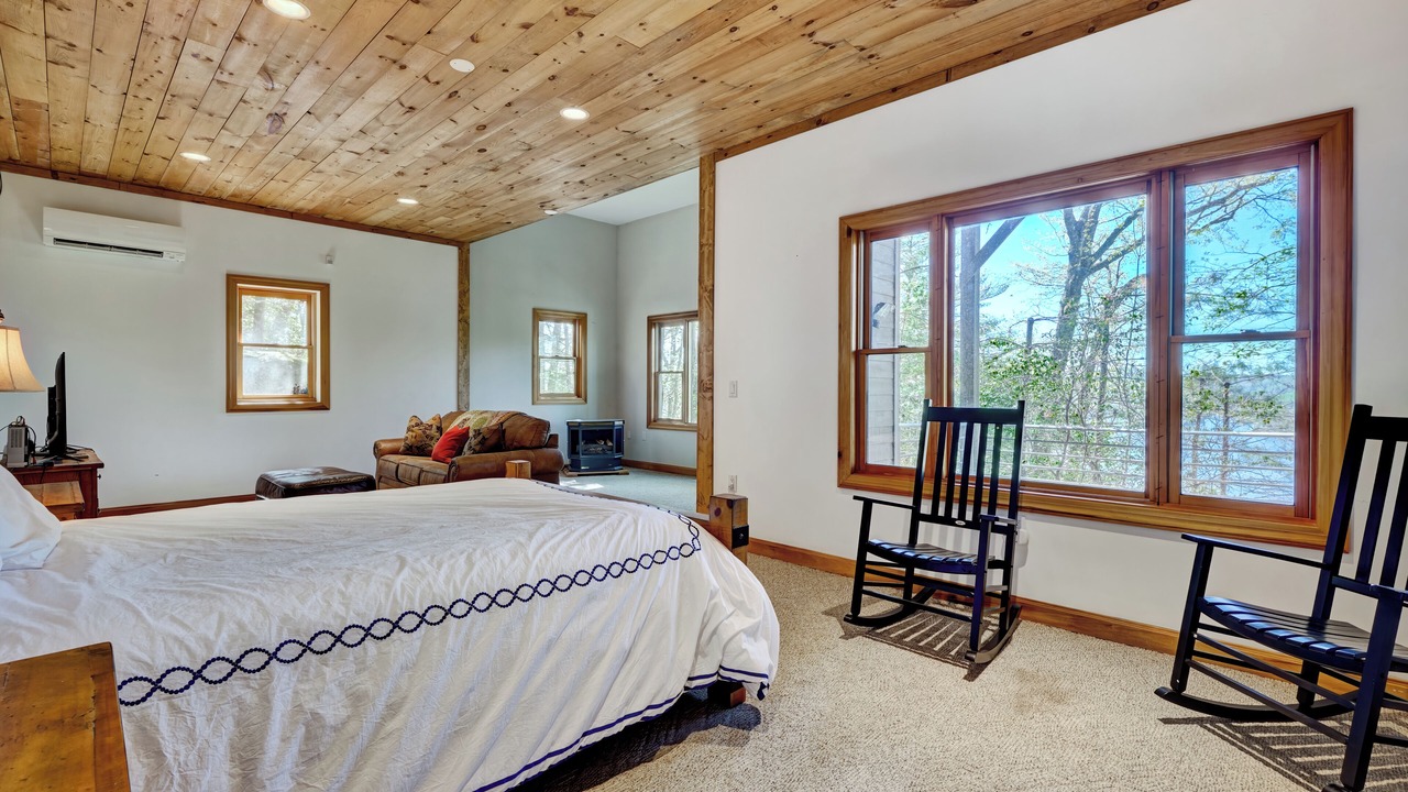 Photo of Bedroom in Glenville