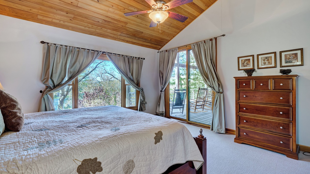 Photo of Bedroom in Glenville
