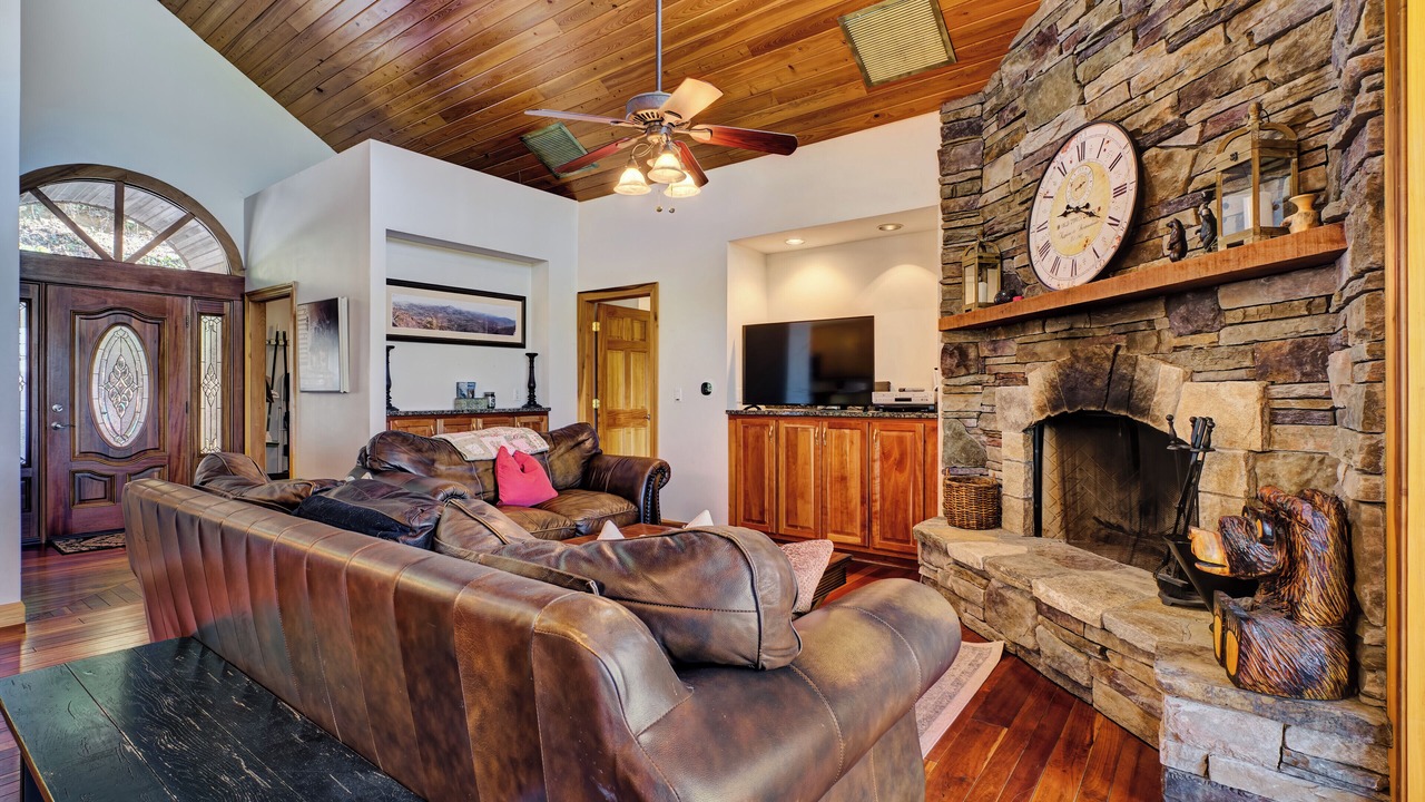 Photo of Livingroom in Glenville