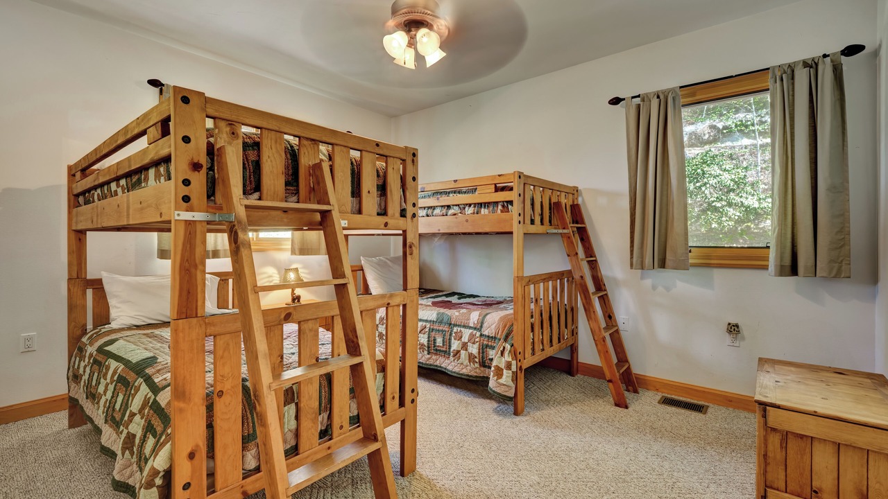 Photo of Bedroom in Glenville