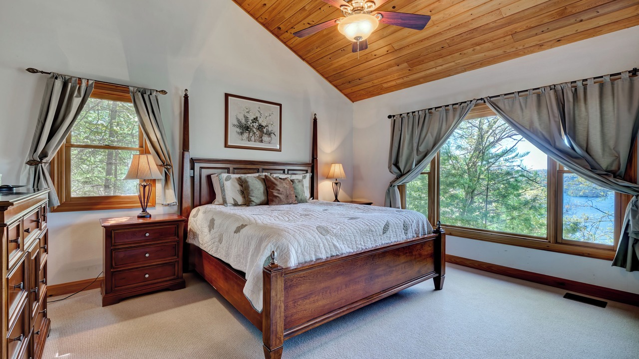 Photo of Bedroom in Glenville