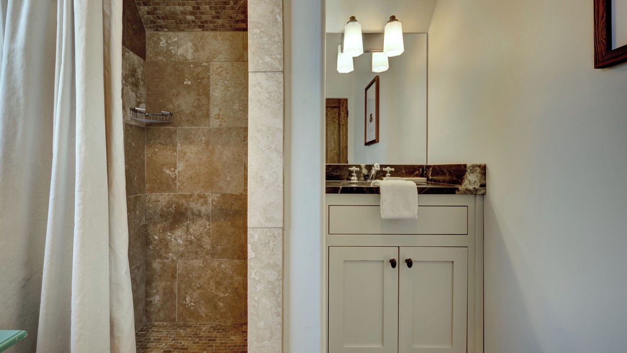 Photo of Bathroom in Glenville