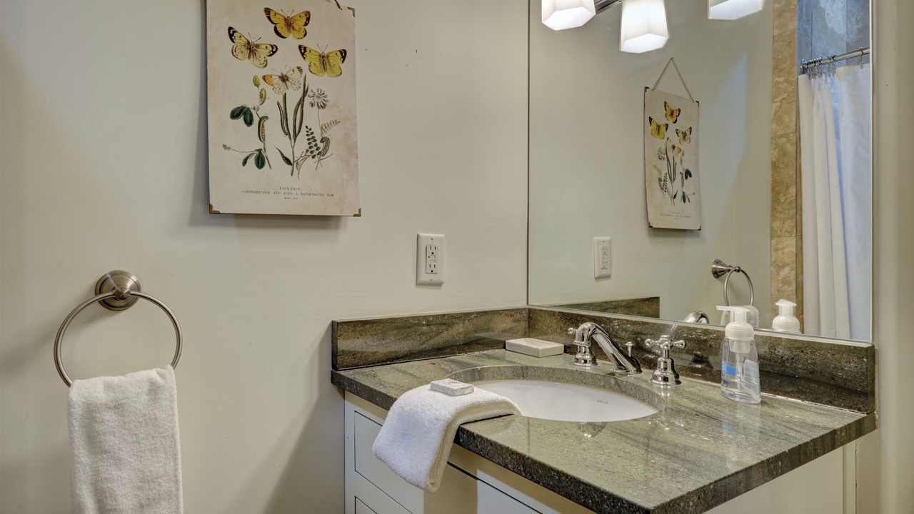Photo of Bathroom in Glenville