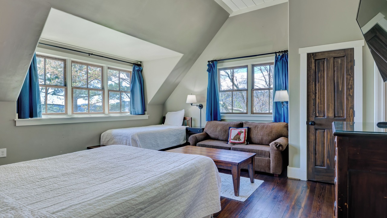 Photo of Bedroom in Glenville