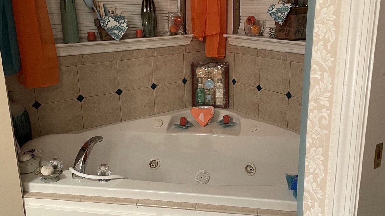 Photo of Bathroom in Peach Orchard