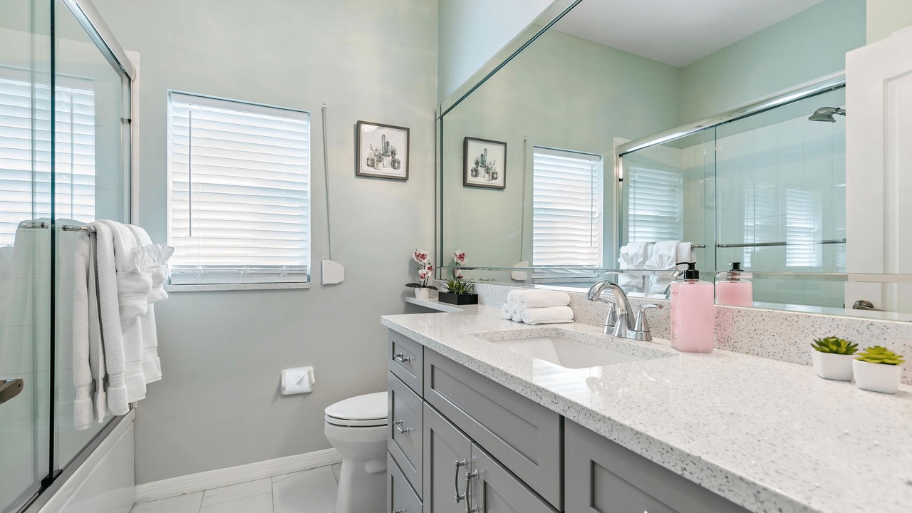Photo of Bathroom in Falcons Glen