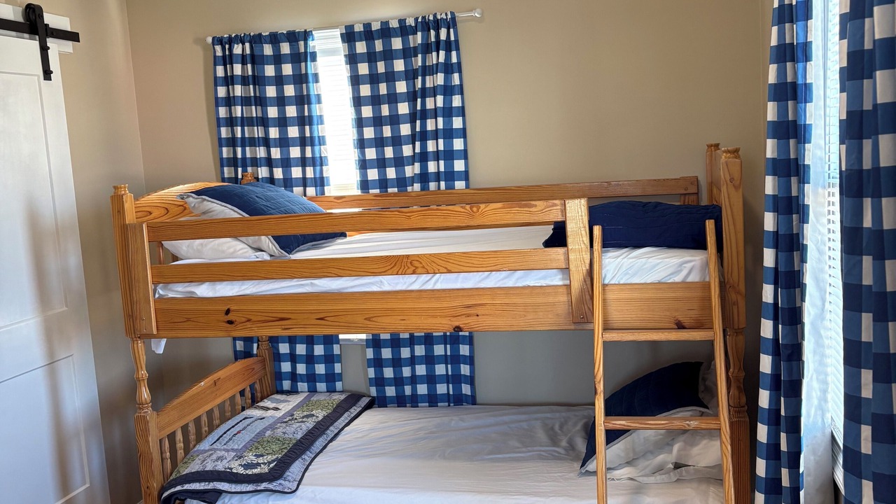 Photo of Bedroom in Beachwalk