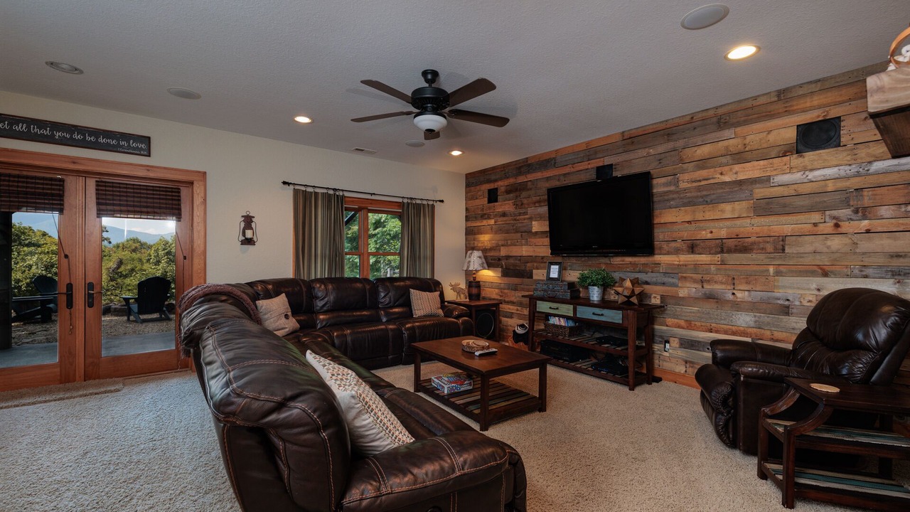 Photo of Livingroom in Whittier
