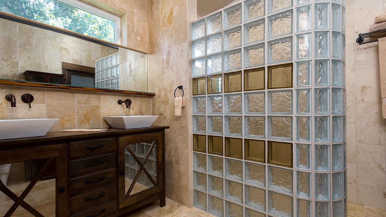 Photo of Bathroom in Rock Ridge