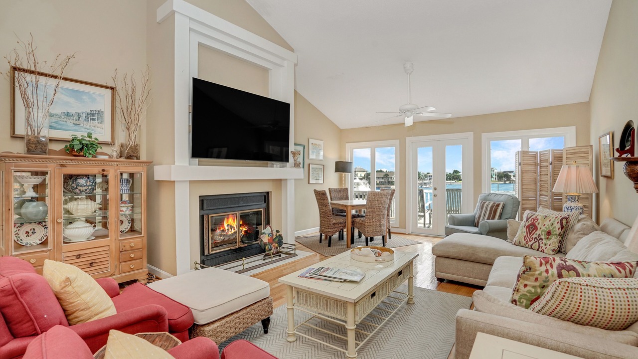Photo of Livingroom in Inlet Harbour