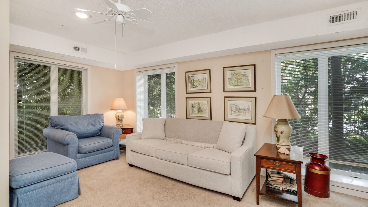 Photo of Livingroom in Inlet Harbour