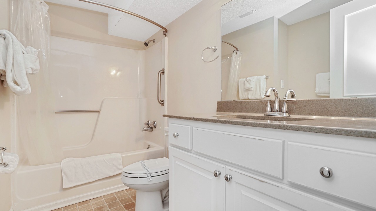Photo of Bathroom in Inlet Harbour