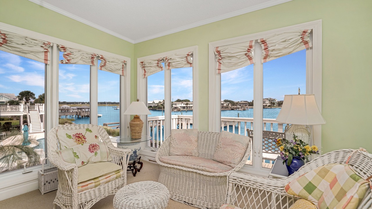 Photo of Livingroom in Inlet Harbour