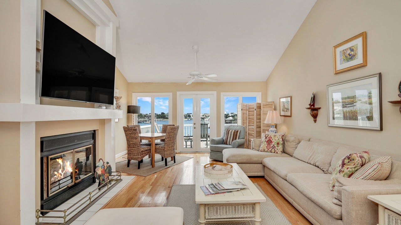 Photo of Livingroom in Inlet Harbour