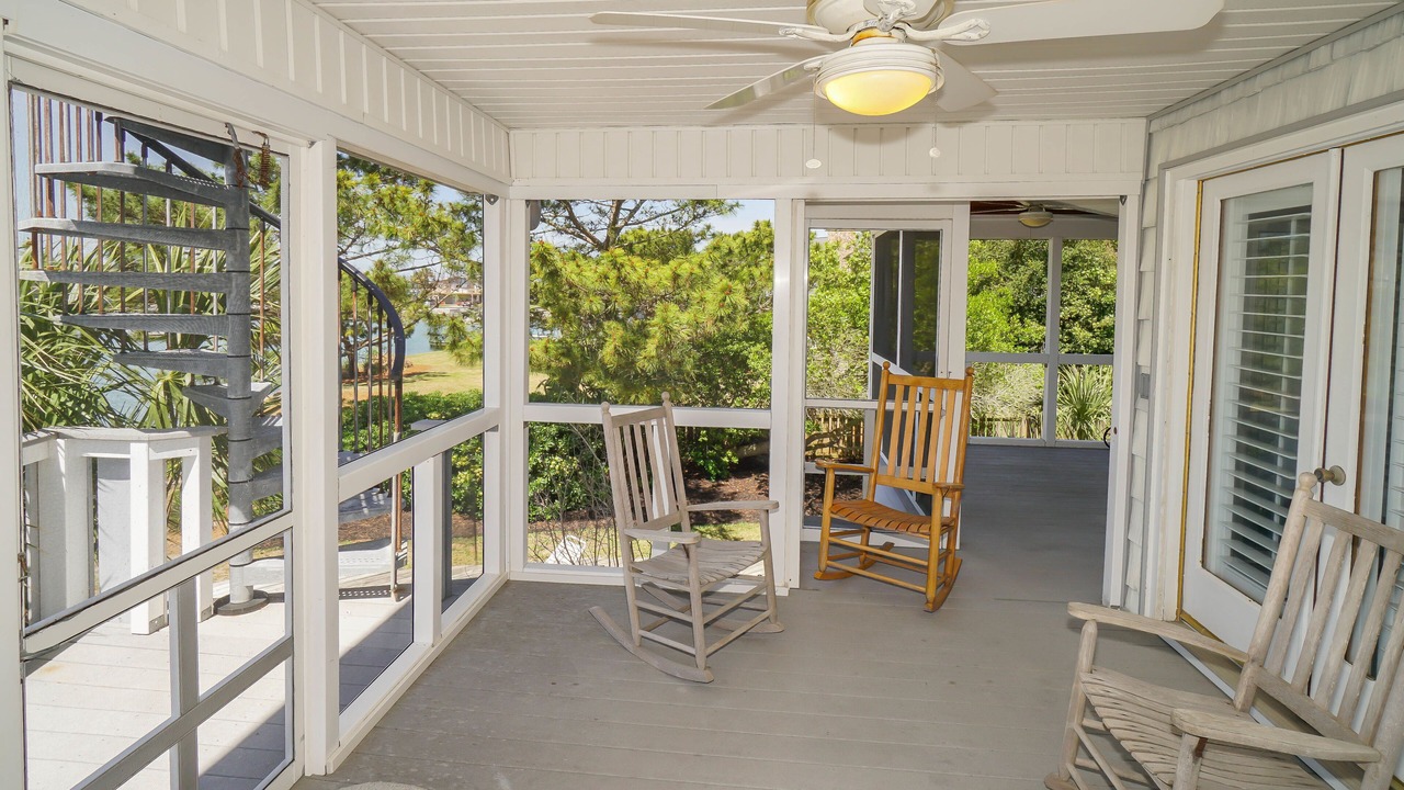 Photo of Patio Balcony in Inlet Harbour