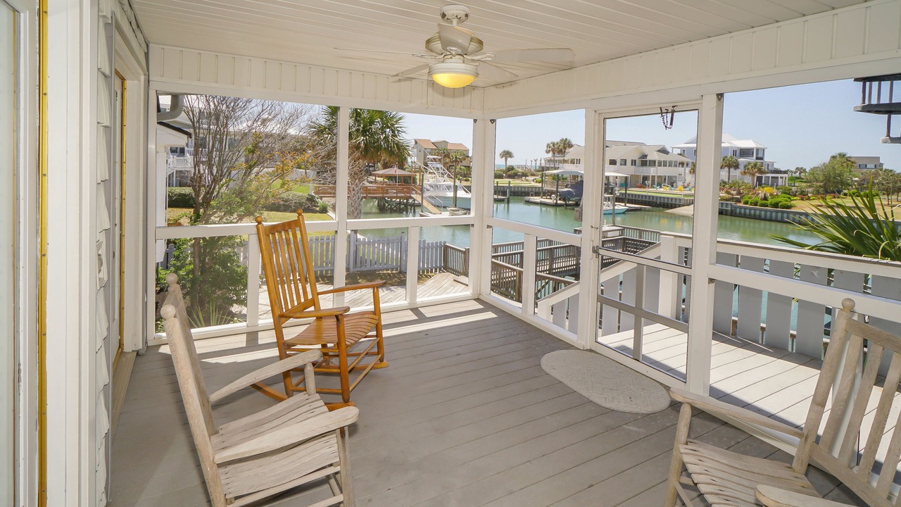Photo of Patio Balcony in Inlet Harbour