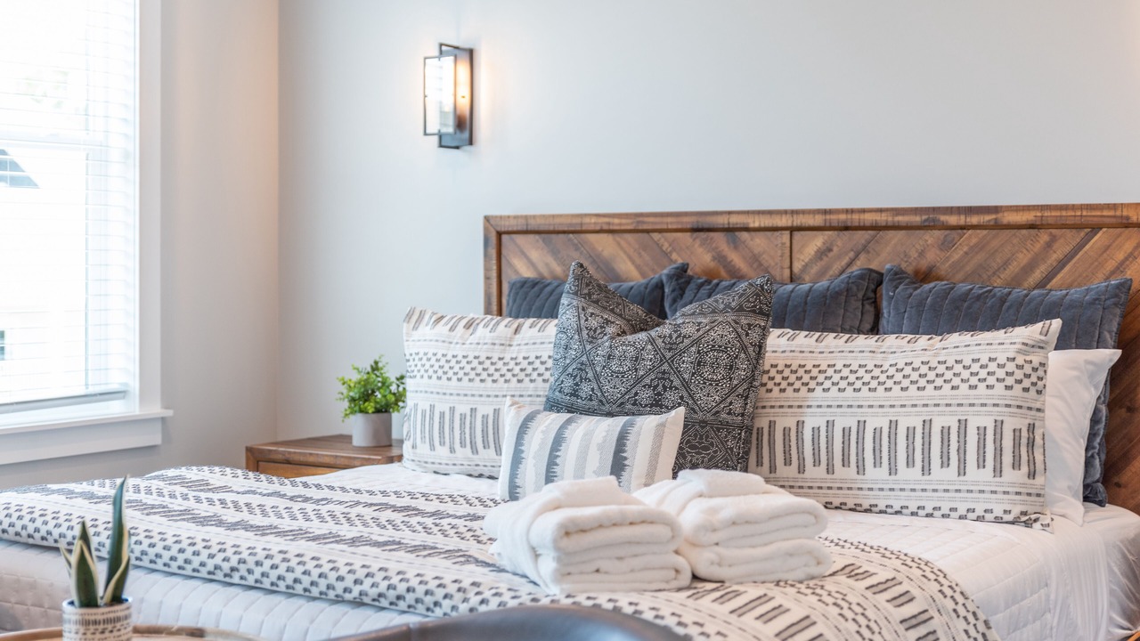 Photo of Bedroom in Folly Field