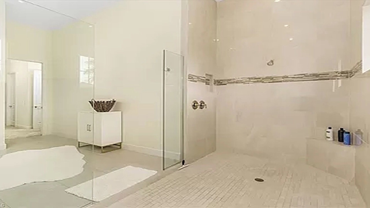Photo of Bathroom in Naples