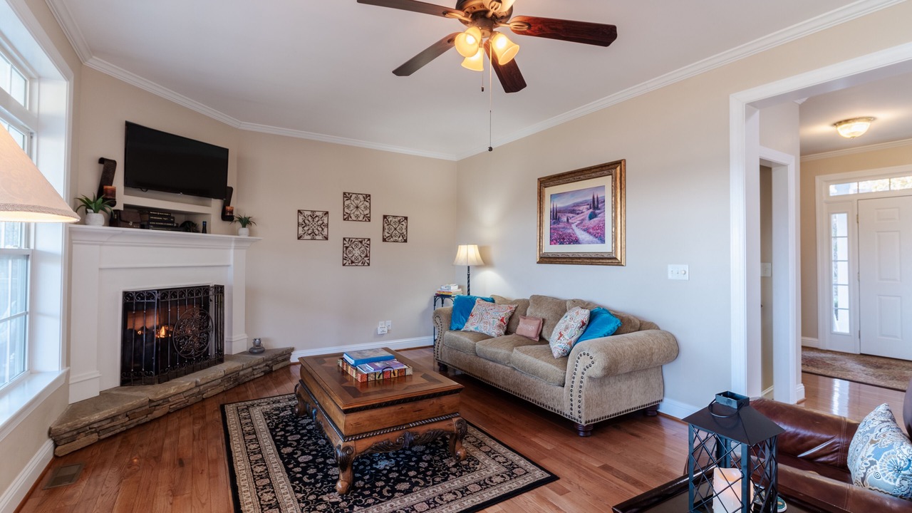 Photo of Livingroom in Hayesville