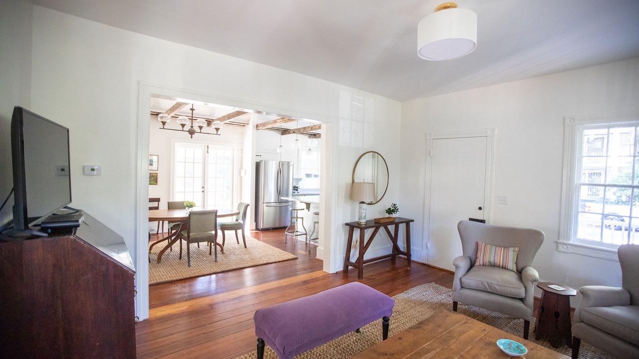 Photo of Livingroom in Downtown