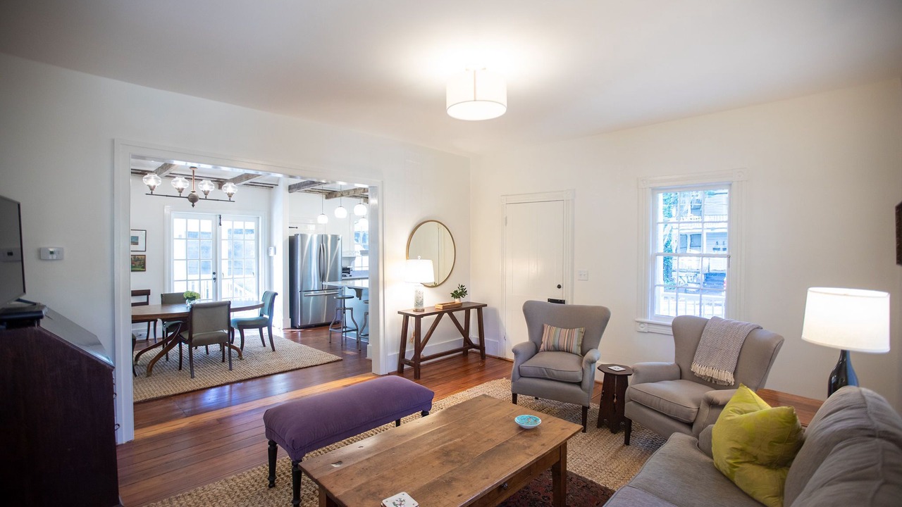 Photo of Livingroom in Downtown