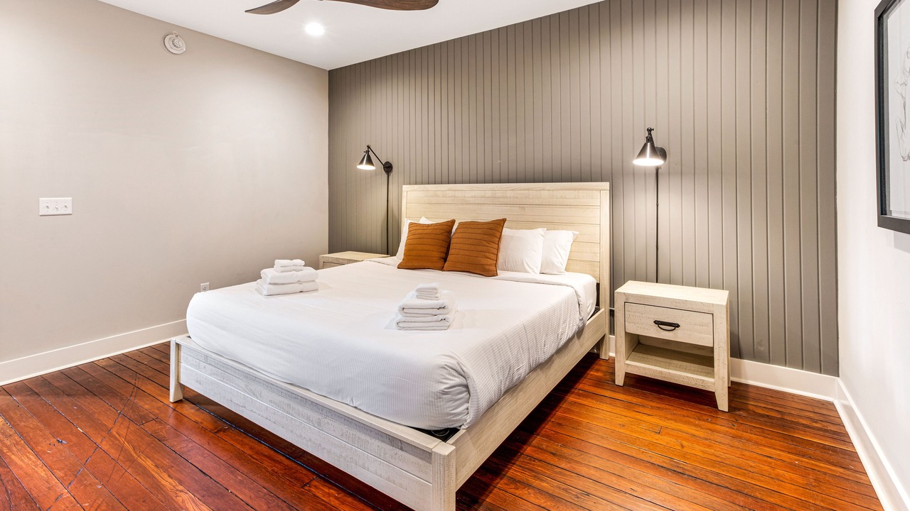 Photo of Bedroom in Historic District - North