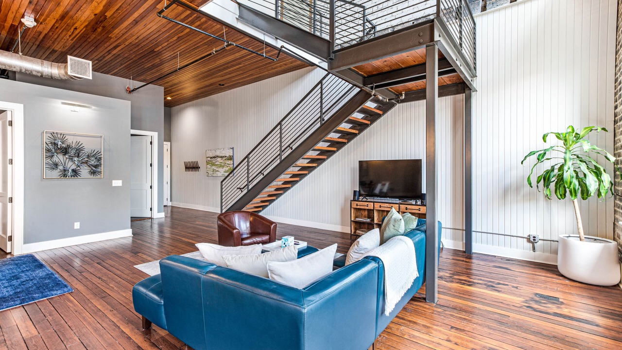 Photo of Livingroom in Historic District - North